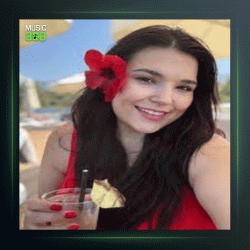 آهنگ Aksham Guneshi از توچه کاندمیر و روباتو