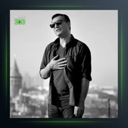 آهنگ Omrumun Sahibi از رفعت الرمان