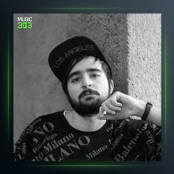 دانلود آهنگ اون با همه فرق داره از پدی آی