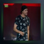 آهنگ Bir Minik Mikrofon از جزا