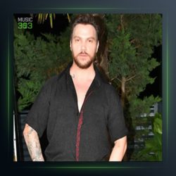 آهنگ Çöp از سینان آکجیل