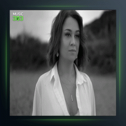 آهنگ Kursuni Renkler از آیچین آسان