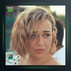 آهنگ Melekler Agliyor از آیچین آسان