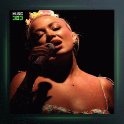 آهنگ Vurgun 2 از آیچین آسان و رها اوزجان